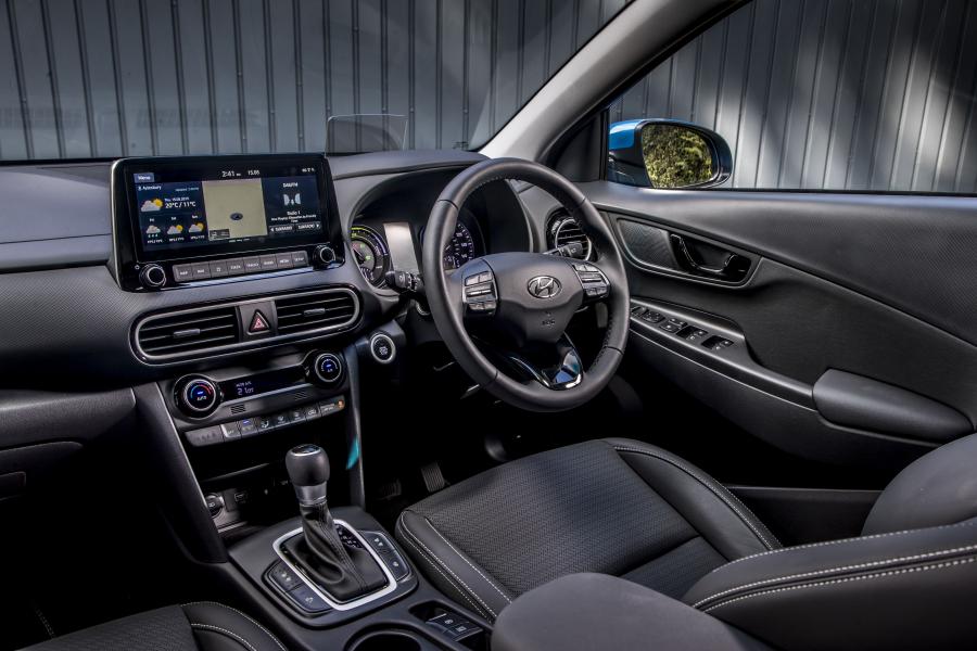 Торпедо Hyundai Kona Hybrid (OS) 2019 года  (UK) (фото 11 из 40)